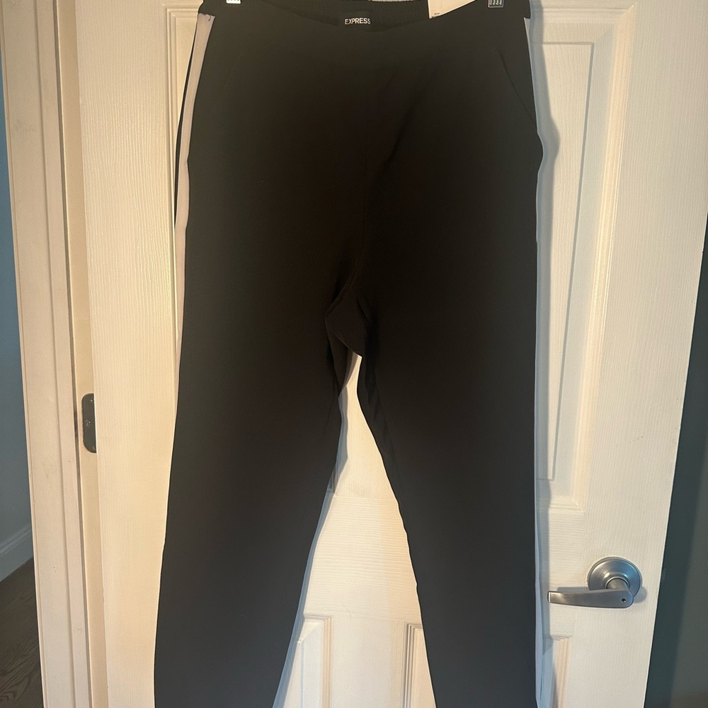 NWT Express  Women’s High Waisted Black Dress Joggers, size M